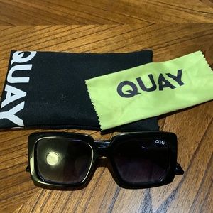 Quay Total Vibe Mini Sunglasses